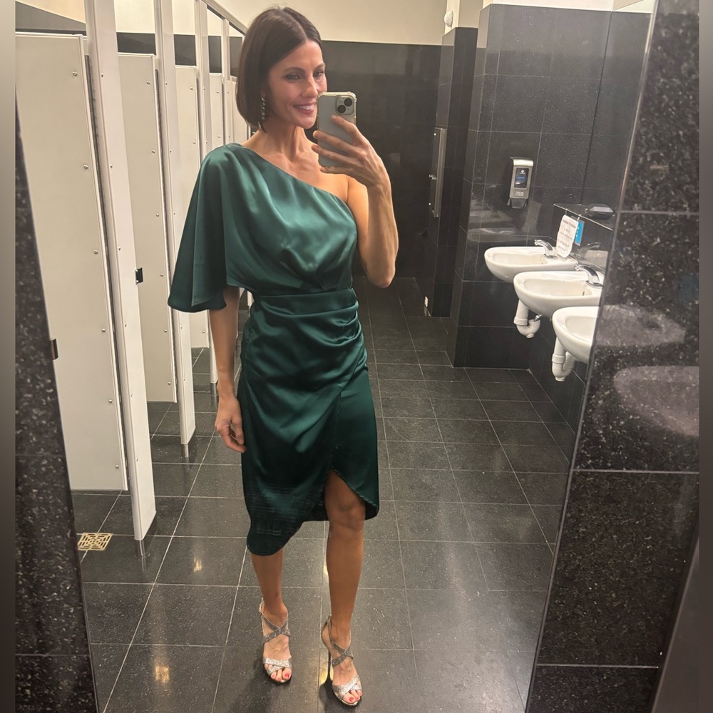 Cupshe- SZ Small Emerald Elegant Green One-Shoulder Dress